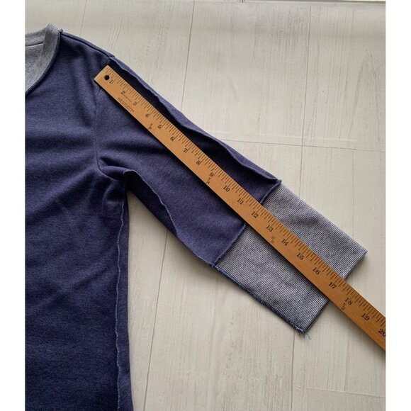 Lulu B Small V-Neck Button Back Tunic Shirt - Picture 7 of 10